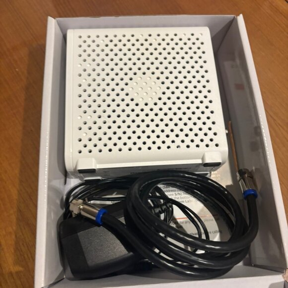 Arris SB6183 SURFboard DOCSIS 3.0 Cable Modem - Picture 3 of 4